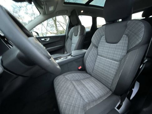 Used 2024 Volvo XC60 B5 Core w/ Protection Package Premier AWD/4WD image 15