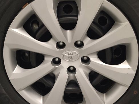 Used 2024 Toyota Corolla LE FWD image 31