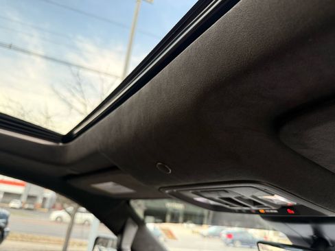 Used 2024 GMC Sierra 2500 Denali Ultimate image 32