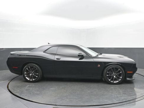 Used 2022 Dodge Challenger R/T Scat Pack RWD image 6