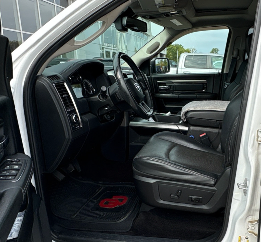 Used 2016 RAM 1500 Sport w/ Convenience Group AWD/4WD image 3