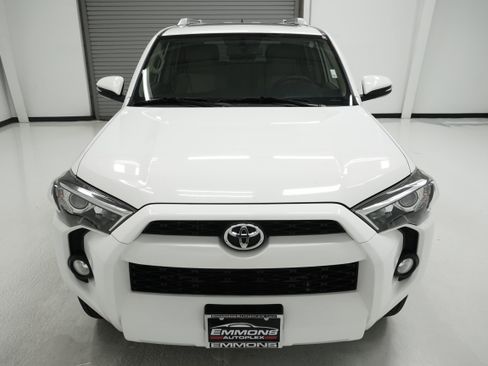 Used 2016 Toyota 4Runner SR5 Premium RWD image 2