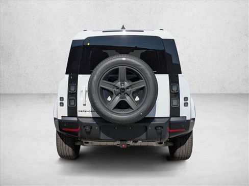 New 2026 Land Rover Defender 110 X-Dynamic SE image 8