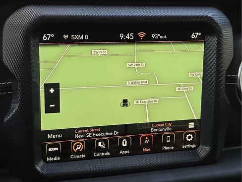 Used 2023 Jeep Wrangler Unlimited Sahara AWD/4WD image 16