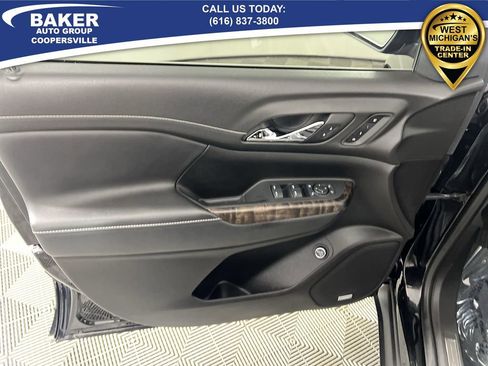 Certified 2023 GMC Acadia Denali w/ Denali Ultimate Package image 23