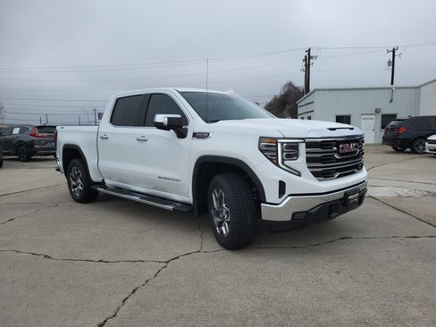 New 2026 GMC Sierra 1500 SLT w/ SLT Premium Package image 3