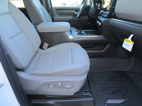 New 2026 GMC Sierra 2500 SLT w/ SLT Premium Package image 29