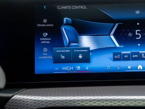 Certified 2025 BMW 430i xDrive Coupe image 23