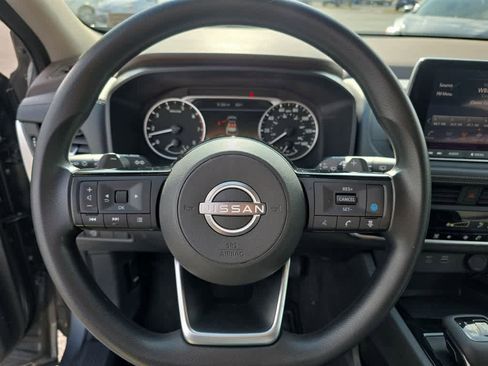 Used 2023 Nissan Rogue SV AWD/4WD image 18