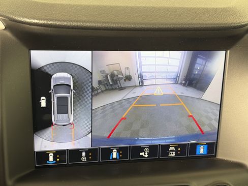 Certified 2024 GMC Terrain SLT w/ Infotainment Package II AWD/4WD image 24