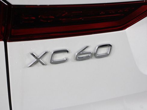Certified 2026 Volvo XC60 B5 Plus w/ Protection Package Premier AWD/4WD image 19