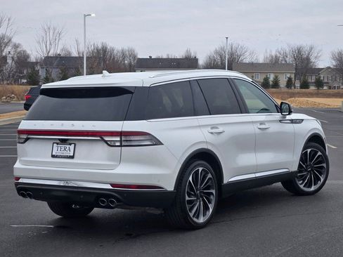 Used 2023 Lincoln Aviator Reserve w/ Equipment Group 201A image 11