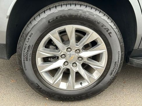 Used 2021 Chevrolet Tahoe Premier w/ Premium Package image 9