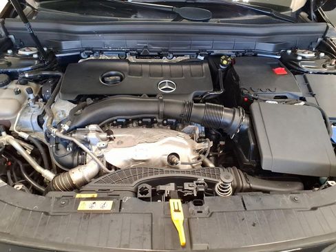 Used 2021 Mercedes-Benz GLB 250 4MATIC image 22
