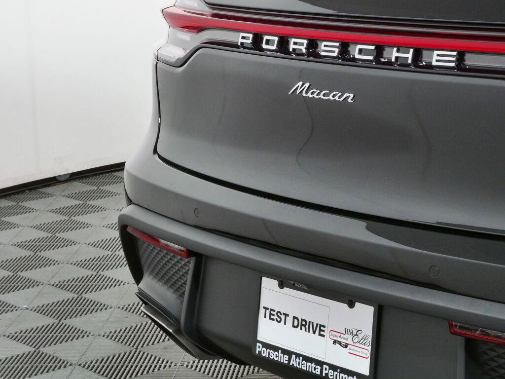 New 2026 Porsche Macan Turbo AWD/4WD image 37
