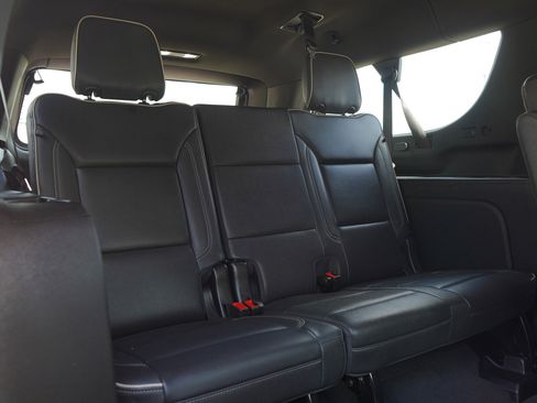 Used 2025 GMC Yukon XL Elevation AWD/4WD image 14
