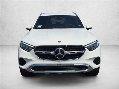Used 2024 Mercedes-Benz GLC 300 4MATIC image 2