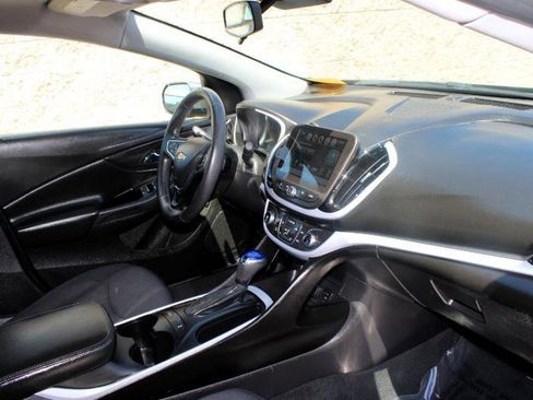 Used 2017 Chevrolet Volt LT image 19