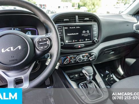 Used 2025 Kia Soul LX w/ LX Technology Package FWD image 32