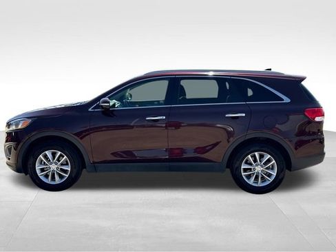 Used 2016 Kia Sorento LX w/ LX Convenience Package image 6