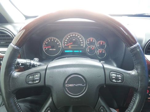 Used 2007 GMC Envoy Denali AWD/4WD image 14