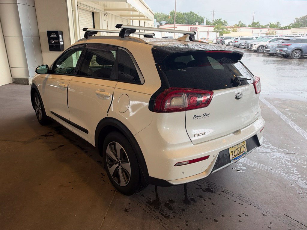 Used 2018 Kia Niro EX w/ EX Premium Package FWD image 5