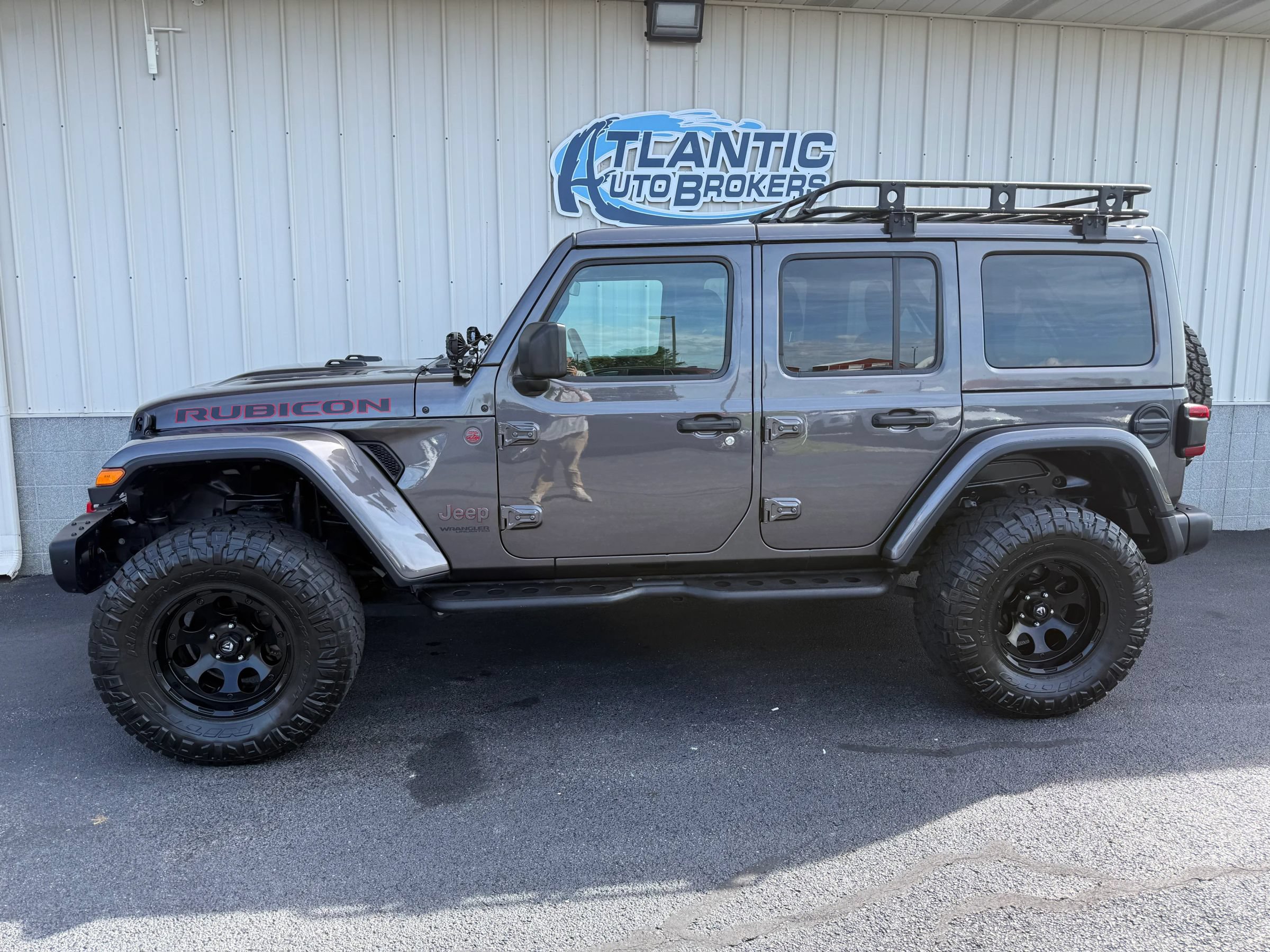Used 2020 Jeep Wrangler Unlimited Rubicon w/ Dual Top Group AWD/4WD image 2