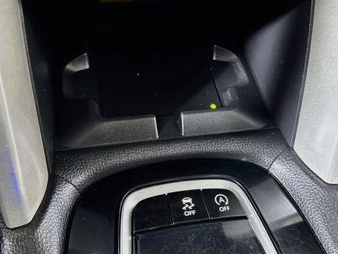 Used 2024 Toyota Corolla Cross XLE AWD/4WD image 18