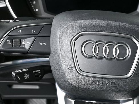 Certified 2025 Audi Q3 2.0T Premium image 10