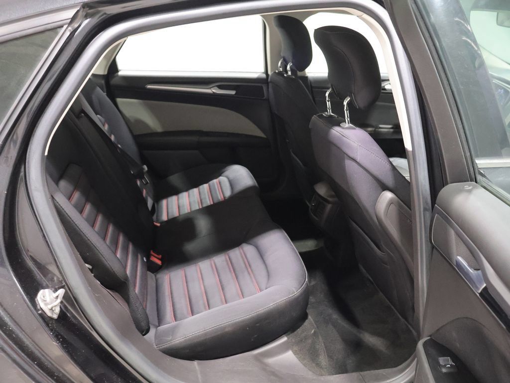 Used 2014 Ford Fusion SE FWD image 18