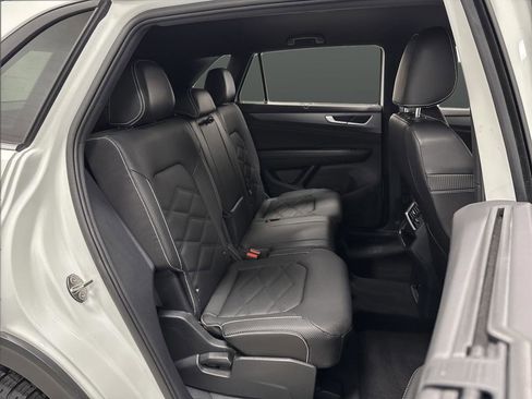 Used 2025 Volkswagen Atlas Cross Sport SE image 29