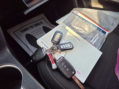 Used 2018 Kia Sportage LX image 18