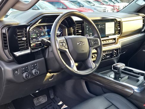 Used 2024 Chevrolet Silverado 1500 LT Trail Boss w/ LT Trail Boss Premium Package image 23