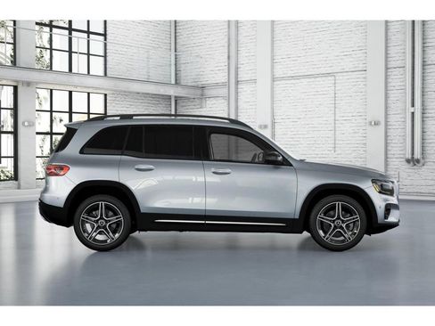 New 2025 Mercedes-Benz GLB 250 4MATIC image 16