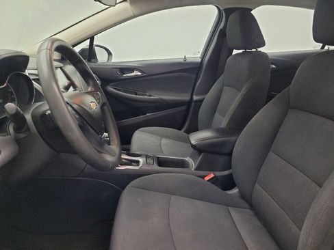 Used 2018 Chevrolet Cruze LT w/ Sun And Sound Package image 17