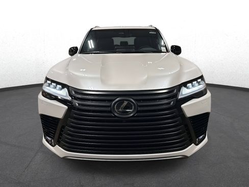 Certified 2025 Lexus LX 700h Luxury image 8