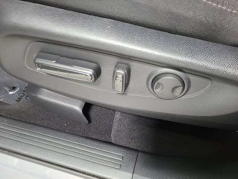 Used 2024 Honda CR-V EX image 19