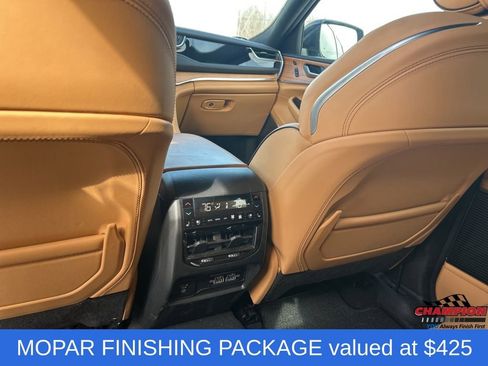 Used 2024 Jeep Grand Cherokee Summit image 8