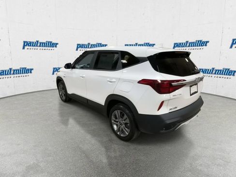Used 2022 Kia Seltos LX image 8