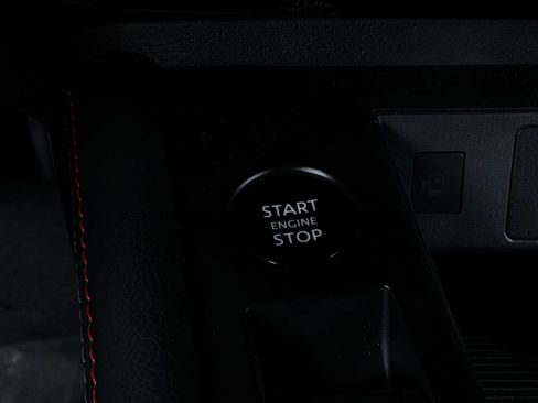 Used 2026 Nissan Kicks SR FWD image 29