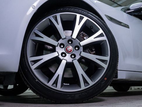 Used 2017 Jaguar XJ L Portfolio image 6