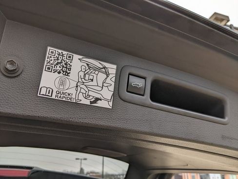 Used 2023 Toyota Highlander Platinum image 29