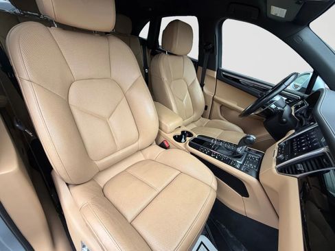 Used 2017 Porsche Macan S image 21