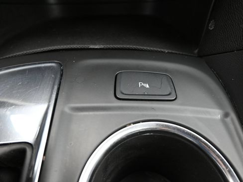 Used 2024 Chevrolet Equinox LT FWD image 21