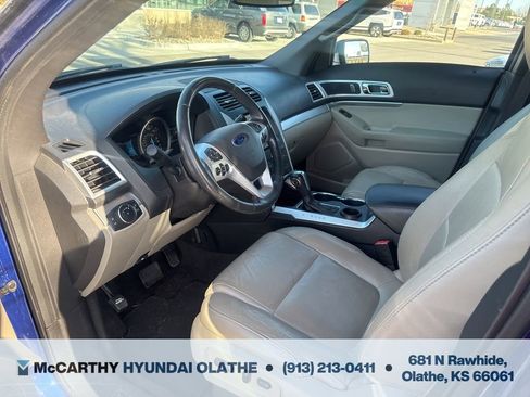 Used 2015 Ford Explorer XLT w/ Equipment Group 202B image 3