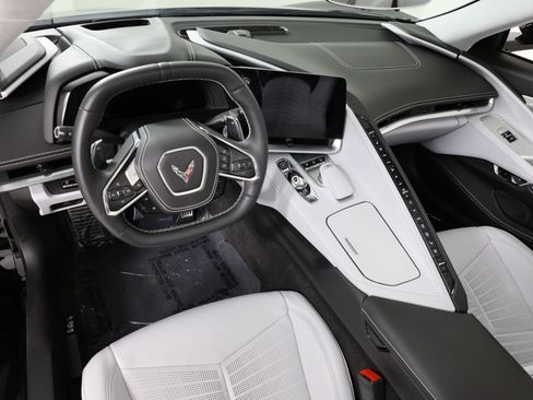 Used 2025 Chevrolet Corvette Stingray Premium Conv w/ Z51 Performance Package RWD image 19