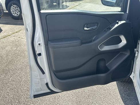New 2025 Nissan Frontier SV image 10