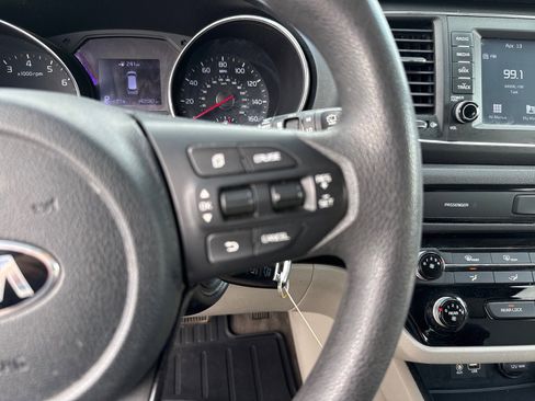 Used 2020 Kia Sedona LX FWD image 22