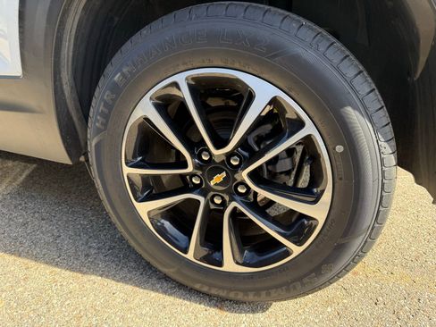Used 2025 Chevrolet TrailBlazer LT image 9