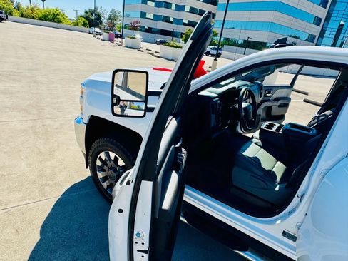 Used 2019 Chevrolet Silverado 2500 W/T w/ Snow Plow Prep Package image 36